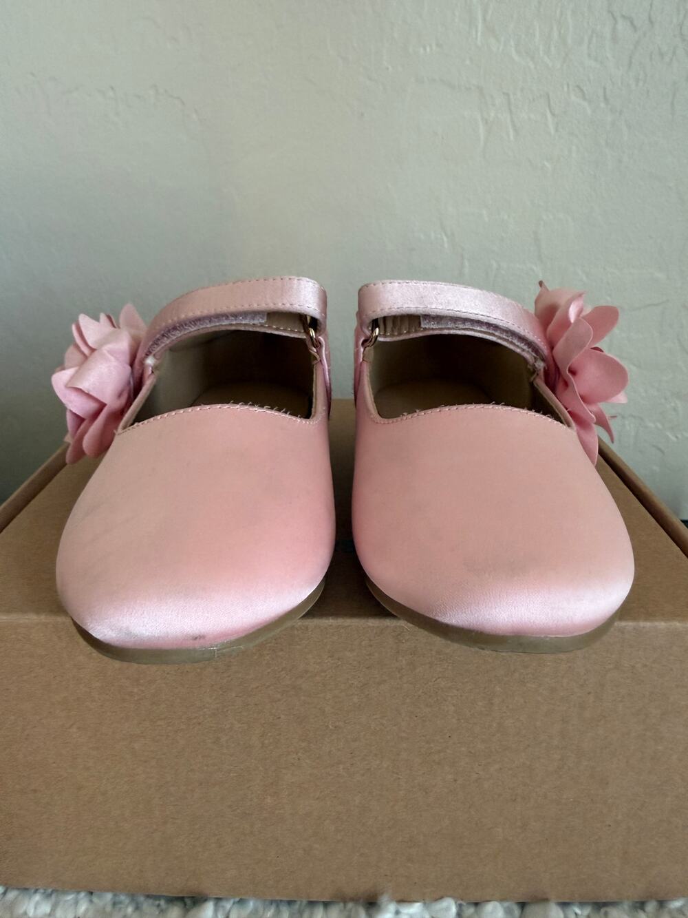 Amazon Essentials Toddler Girls Pink Flower Mary Jane Dress Shoes Size 8